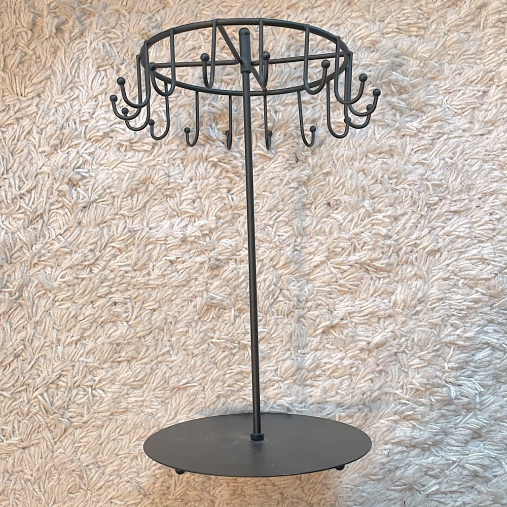 Revolving Jewelry holder, black metal